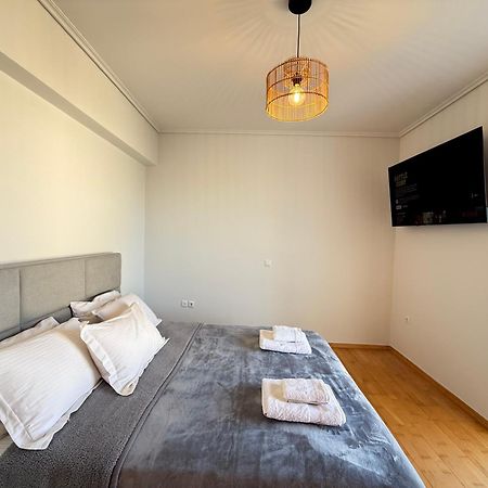 Sunny Home Private Jacuzzi Hydromassage Acropolis & Lycabettus Far View Parking 300M Metro Peristeri Atene Esterno foto