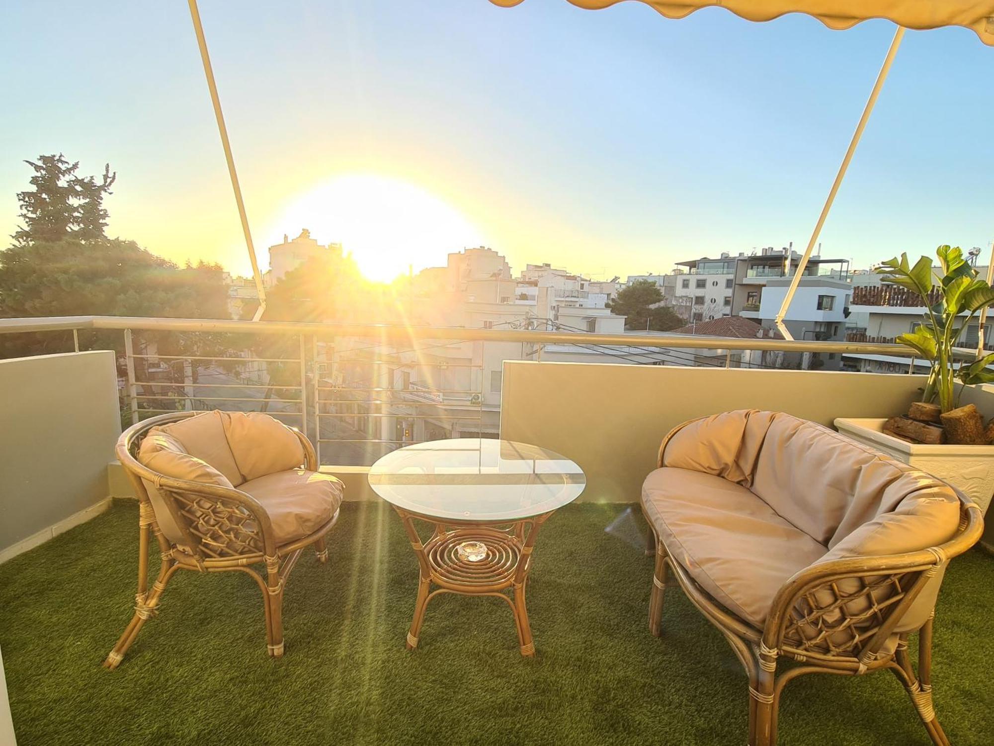 Sunny Home Private Jacuzzi Hydromassage Acropolis & Lycabettus Far View Parking 300M Metro Peristeri Atene Esterno foto