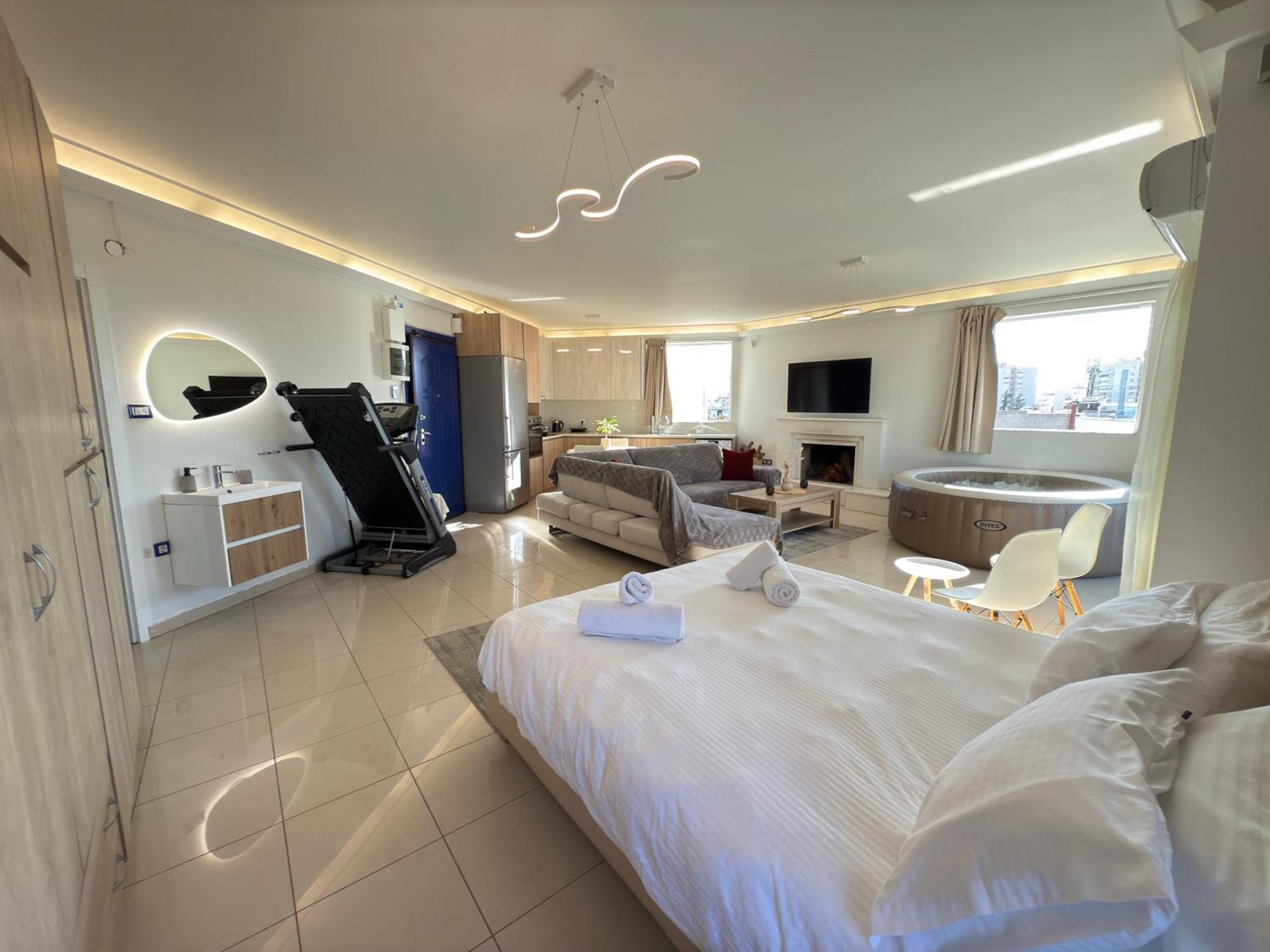 Sunny Home Private Jacuzzi Hydromassage Acropolis & Lycabettus Far View Parking 300M Metro Peristeri Atene Esterno foto
