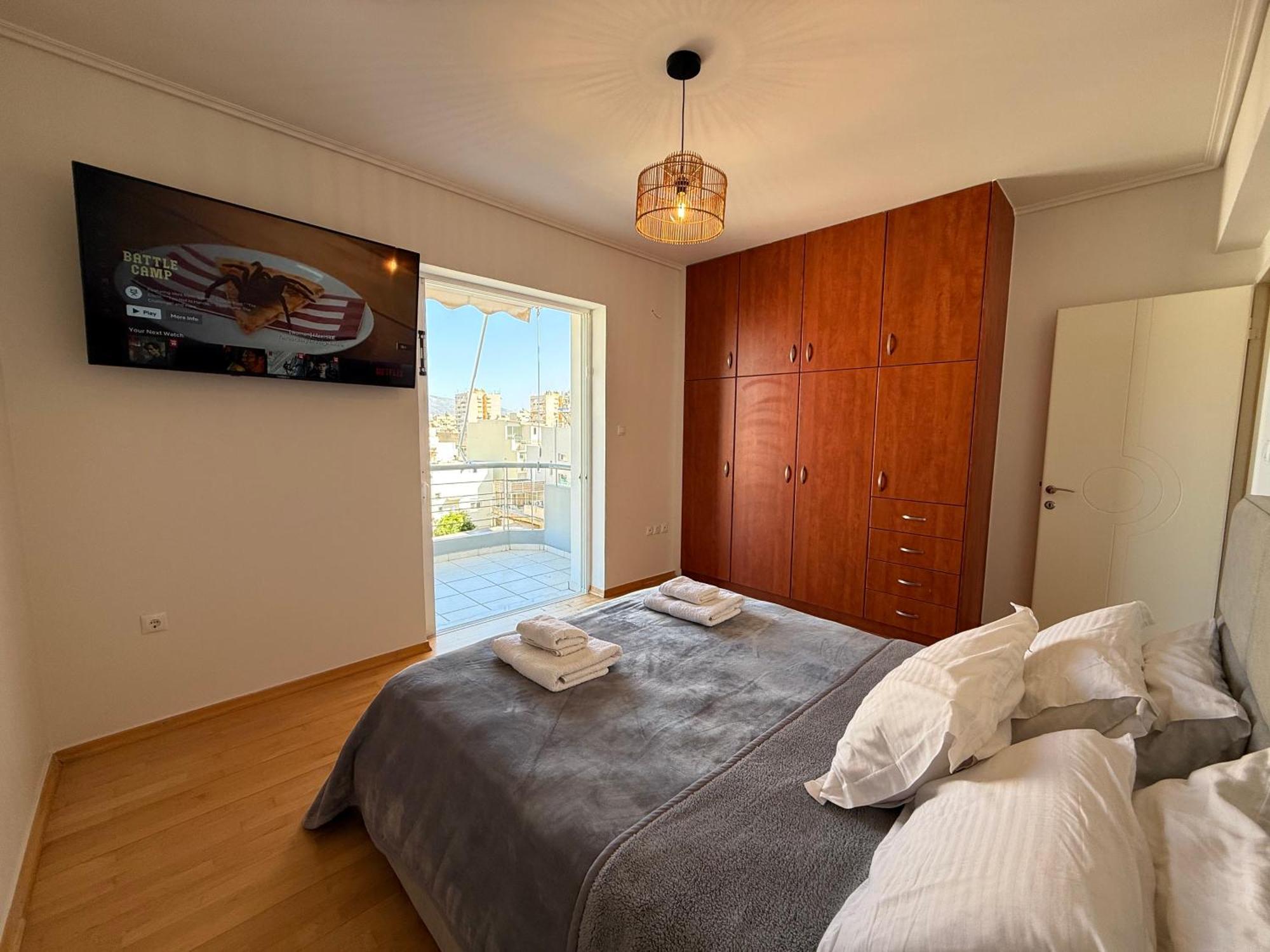 Sunny Home Private Jacuzzi Hydromassage Acropolis & Lycabettus Far View Parking 300M Metro Peristeri Atene Esterno foto