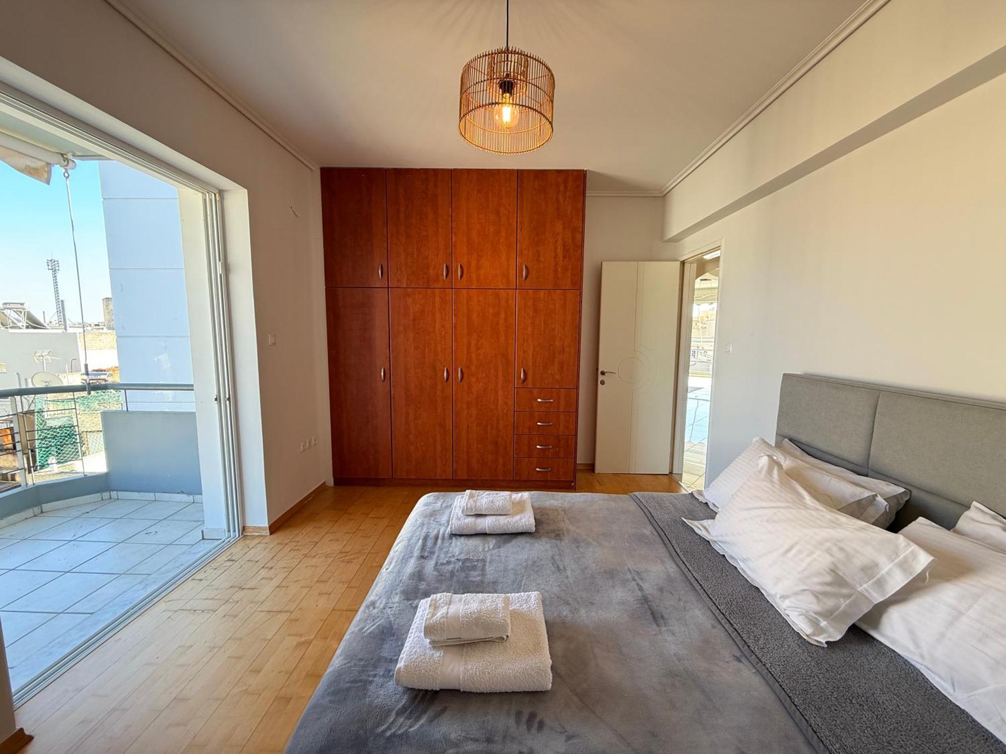 Sunny Home Private Jacuzzi Hydromassage Acropolis & Lycabettus Far View Parking 300M Metro Peristeri Atene Esterno foto